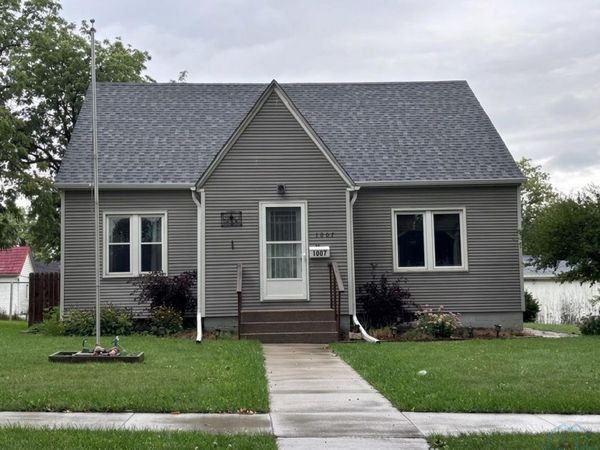 1007 S 2nd Avenue, Rock Rapids, IA 51246