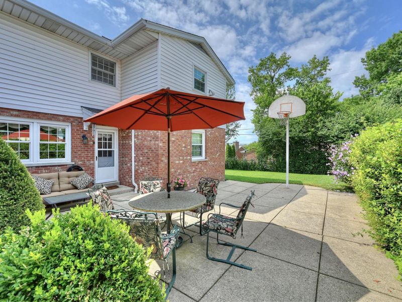 249 N Ashbrook Circle, Lakeside Park, KY 41017 Photo 2