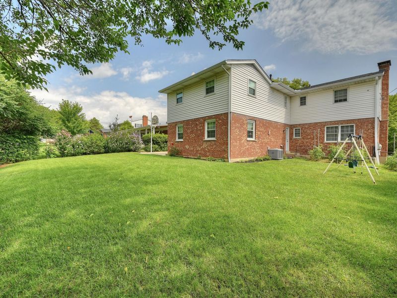 249 N Ashbrook Circle, Lakeside Park, KY 41017 Photo 3
