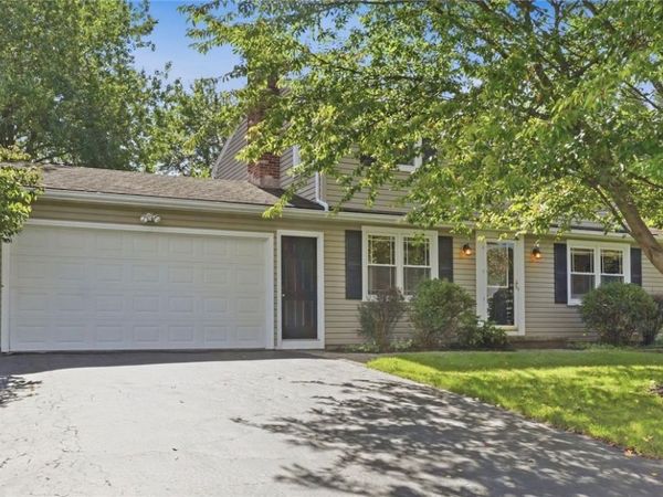 19 Wheatfield Circle, Fairport, NY 14450