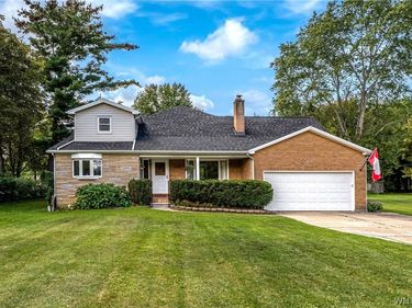 6438 Engel Drive, Hamburg, NY 14075
