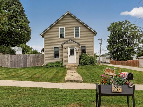 237 W 14th Street, Saint Charles, MN 55972