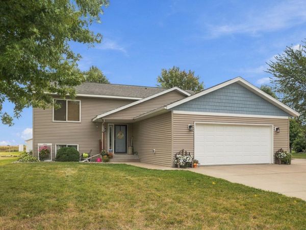 722 4th Avenue NW, Melrose, MN 56352
