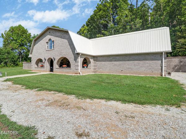 2705 Lick Creek Rd, Pall Mall, TN 38577