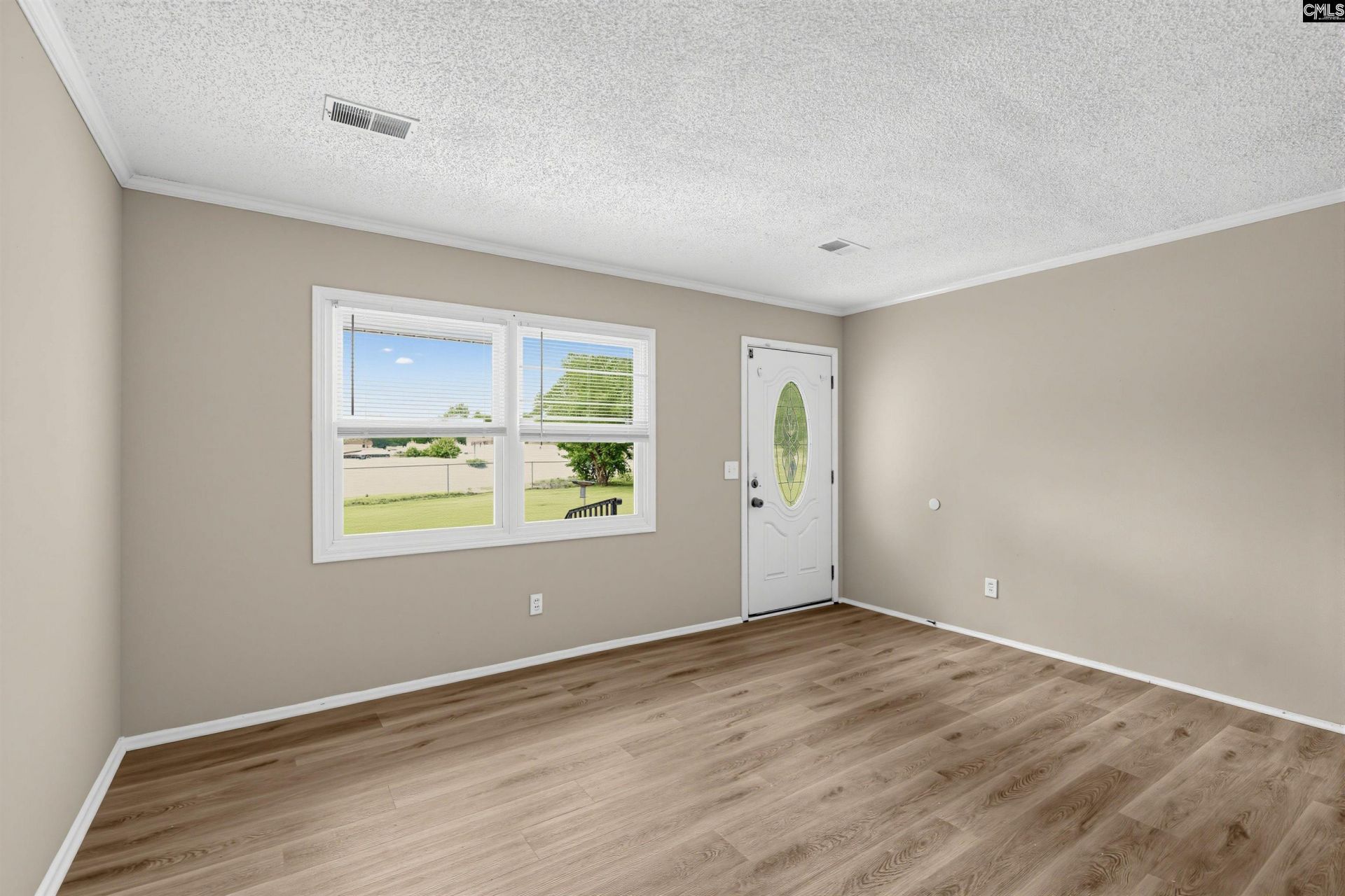 1744 Dupont Drive  Photo 10