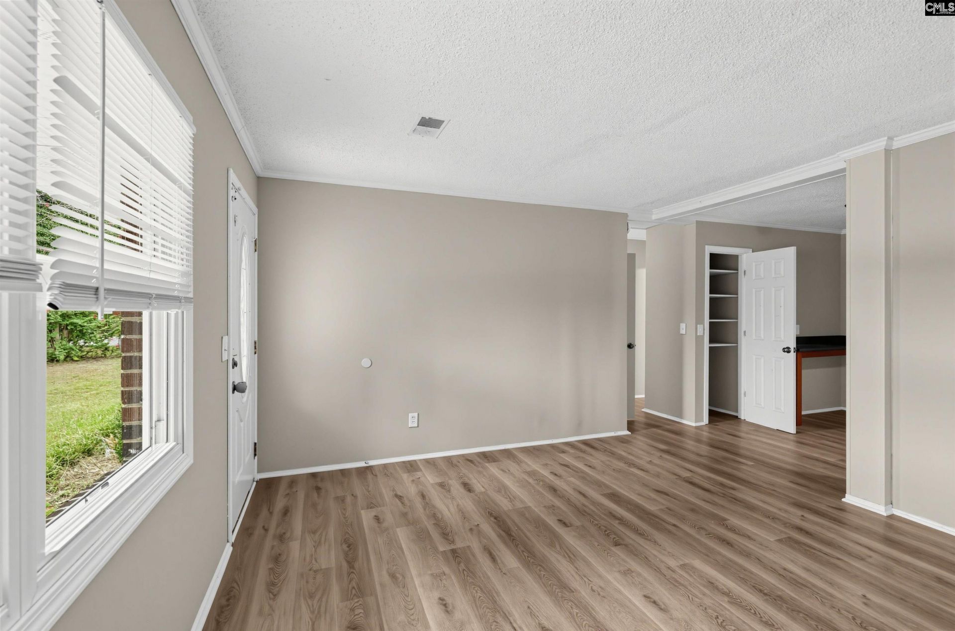 1744 Dupont Drive  Photo 11