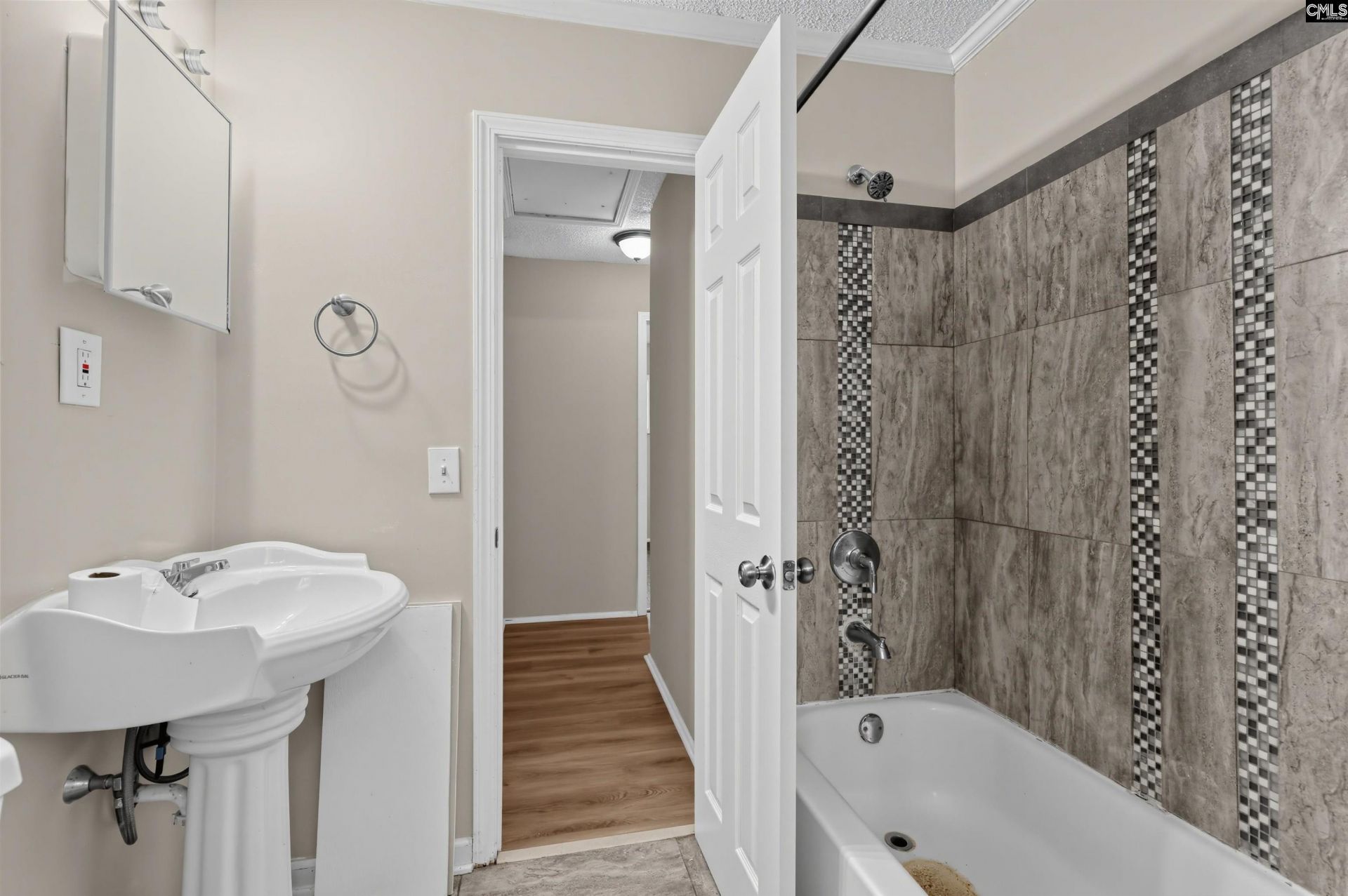 1744 Dupont Drive  Photo 27
