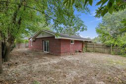 1744 Dupont Drive  photo 4