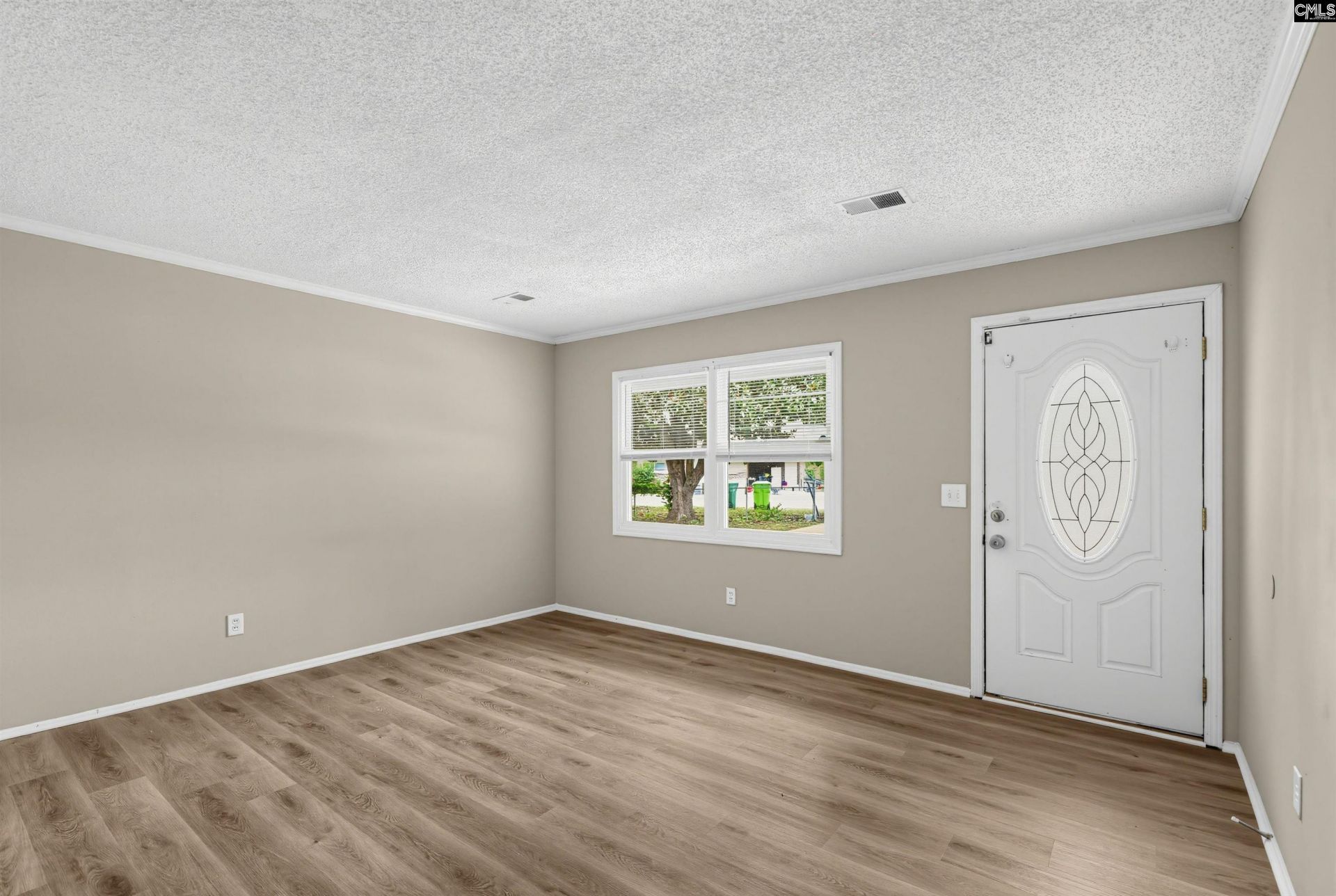 1744 Dupont Drive  Photo 9