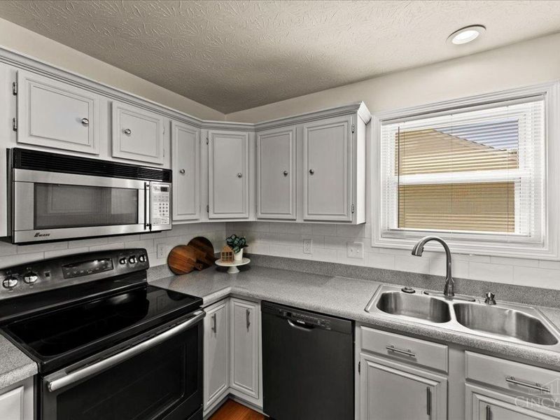 6344 Lakota Meadows Drive, Liberty Township, OH 45044 Photo 12