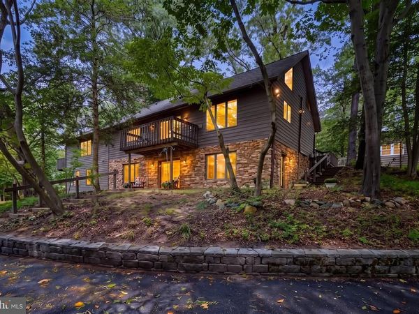 8208 EDWIN RAYNOR, PASADENA, MD 21122
