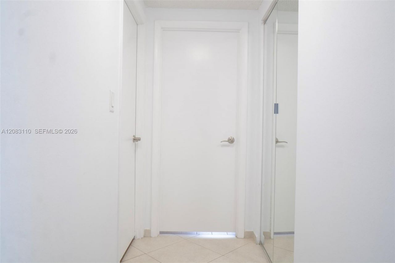 1980 S Ocean Dr, Unit 7F, Hallandale Beach, FL 33009 Photo