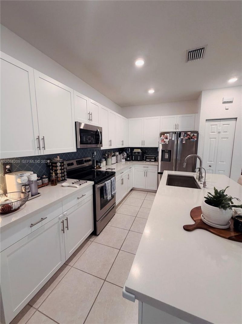 11014 W 35th Ln, Hialeah, FL 33018 Photo
