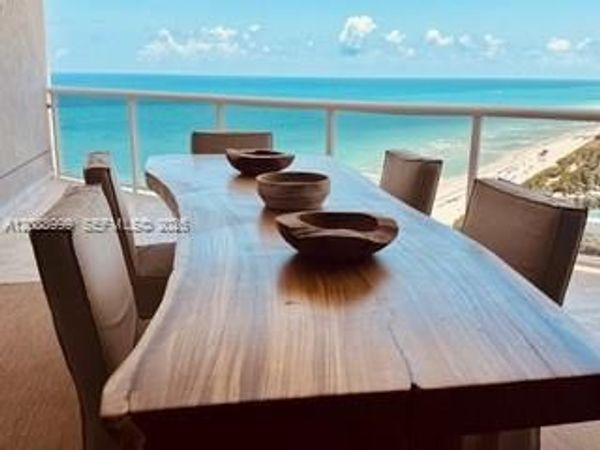 6767 Collins Ave, Unit 2206, Miami Beach, FL 33141