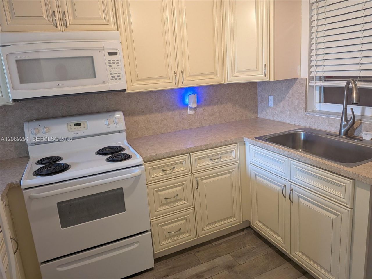 9471 Evergreen Pl, Unit 106, Davie, FL 33324 Photo