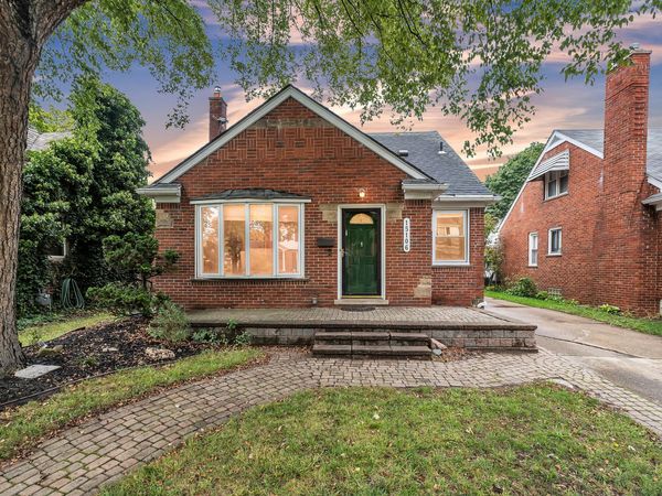 15106 White Avenue, Allen Park, MI 48101