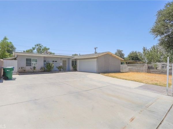 1050 W Avenue J13, Lancaster, CA 93534