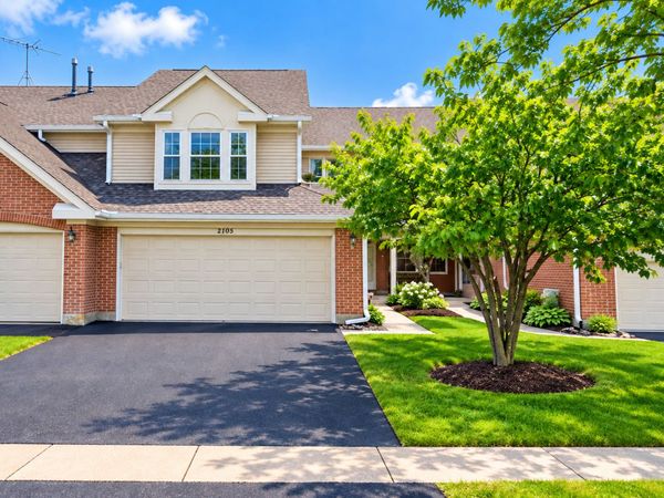 2105 Glasgow Court , Unit 2105, Hanover Park, IL 60133
