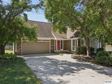 15111 Farnam Circle, Omaha, NE 68154