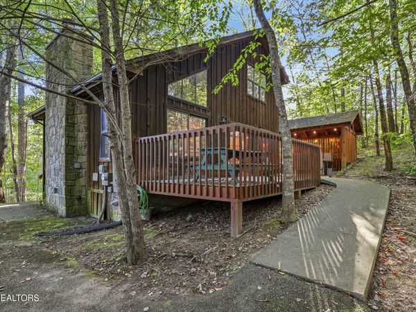 507 Eagle Tr, Gatlinburg, TN 37738