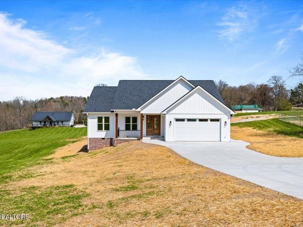 2271 Long Hollow Rd, LaFollette, TN 37766