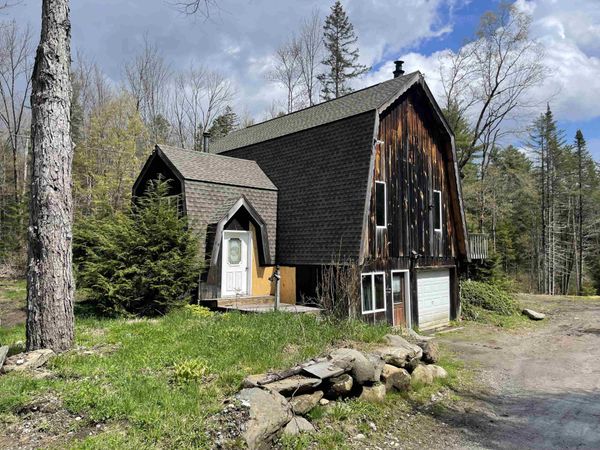 33 Forrest Lane, Newfane, VT 05345