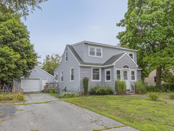 4 Farm Hill Road , Cape Elizabeth, ME 04107