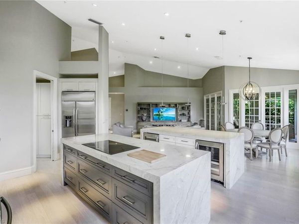 107 Colonade CIR, Unit 103, NAPLES, FL 34103