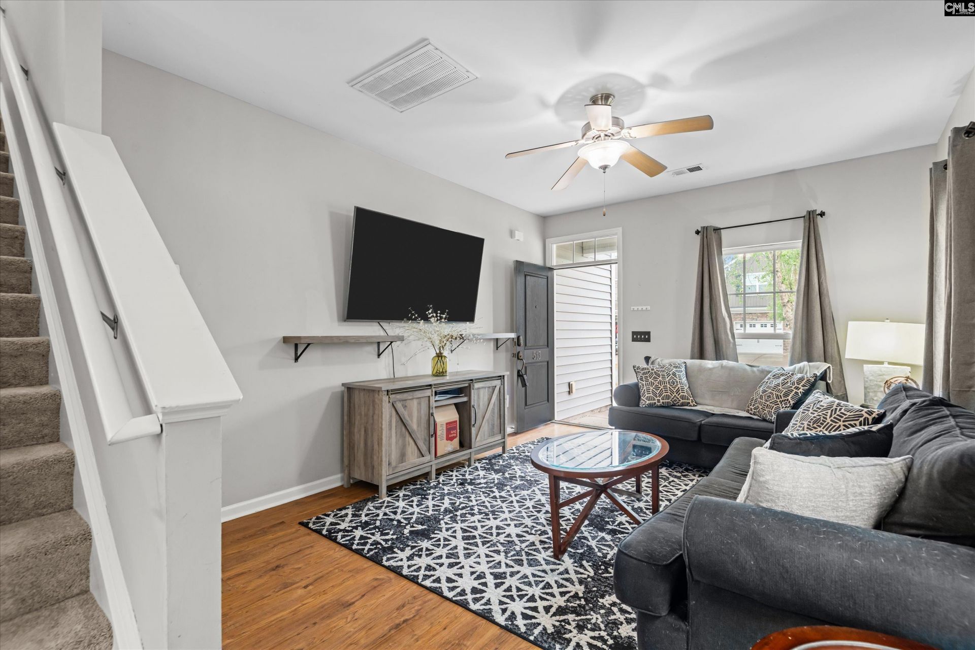 513 Finnegan Lane  Photo 4