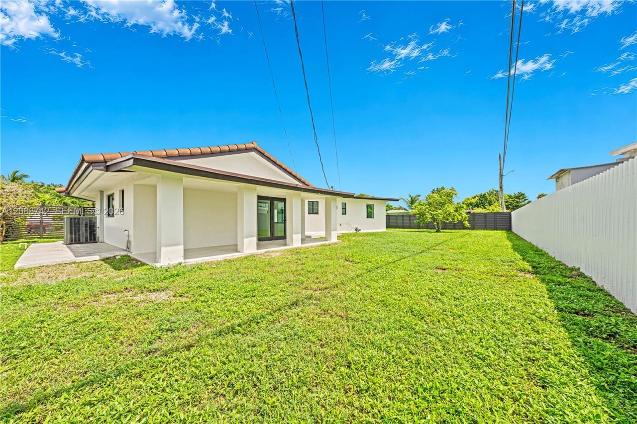 11300 SW 43rd St, Miami, FL 33165 Photo