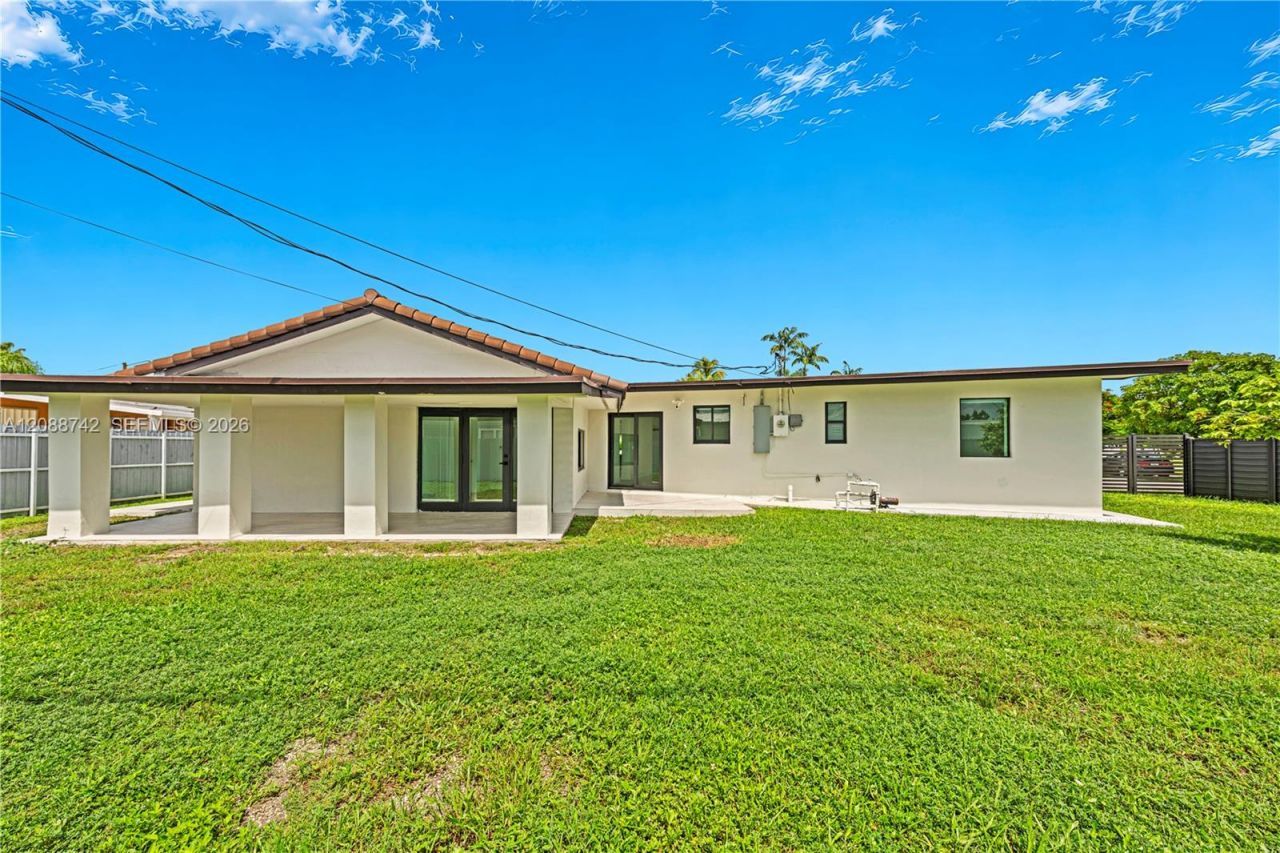 11300 SW 43rd St, Miami, FL 33165 Photo