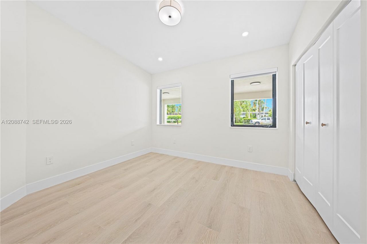 11300 SW 43rd St, Miami, FL 33165 Photo