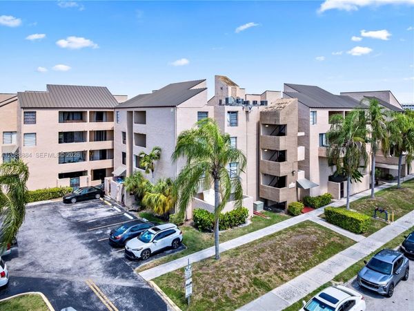 10500 SW 108th Ave , Unit B211, Miami, FL 33176