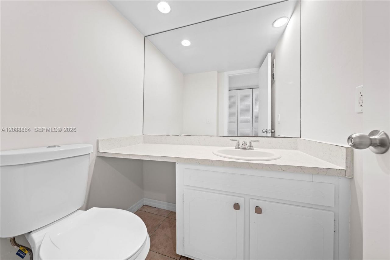 10500 SW 108th Ave, Unit B211, Miami, FL 33176 Photo