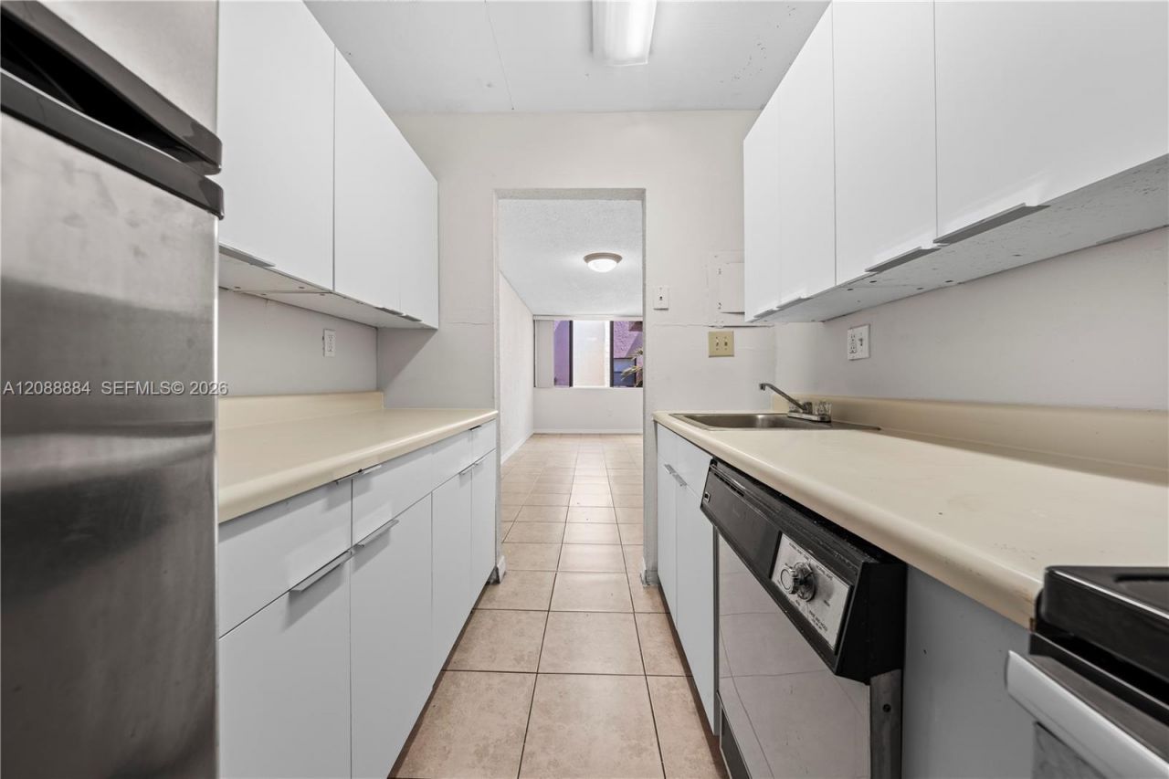 10500 SW 108th Ave, Unit B211, Miami, FL 33176 Photo