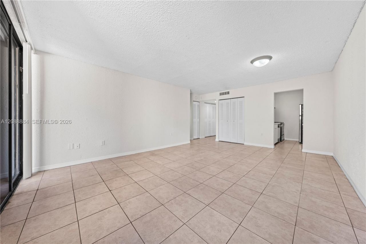 10500 SW 108th Ave, Unit B211, Miami, FL 33176 Photo