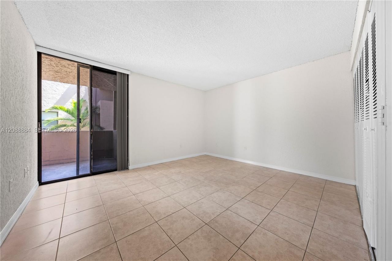 10500 SW 108th Ave, Unit B211, Miami, FL 33176 Photo