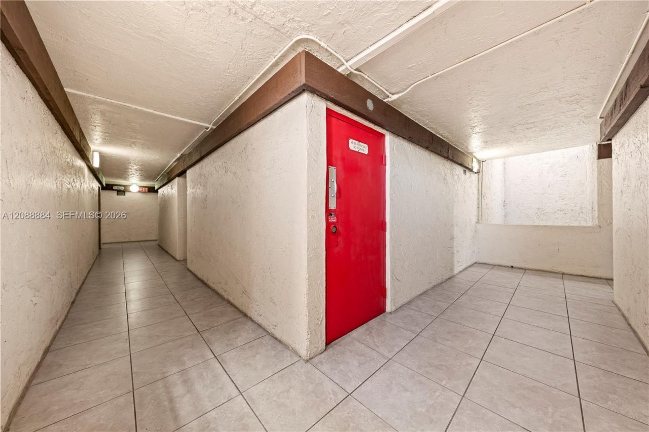 10500 SW 108th Ave, Unit B211, Miami, FL 33176 Photo
