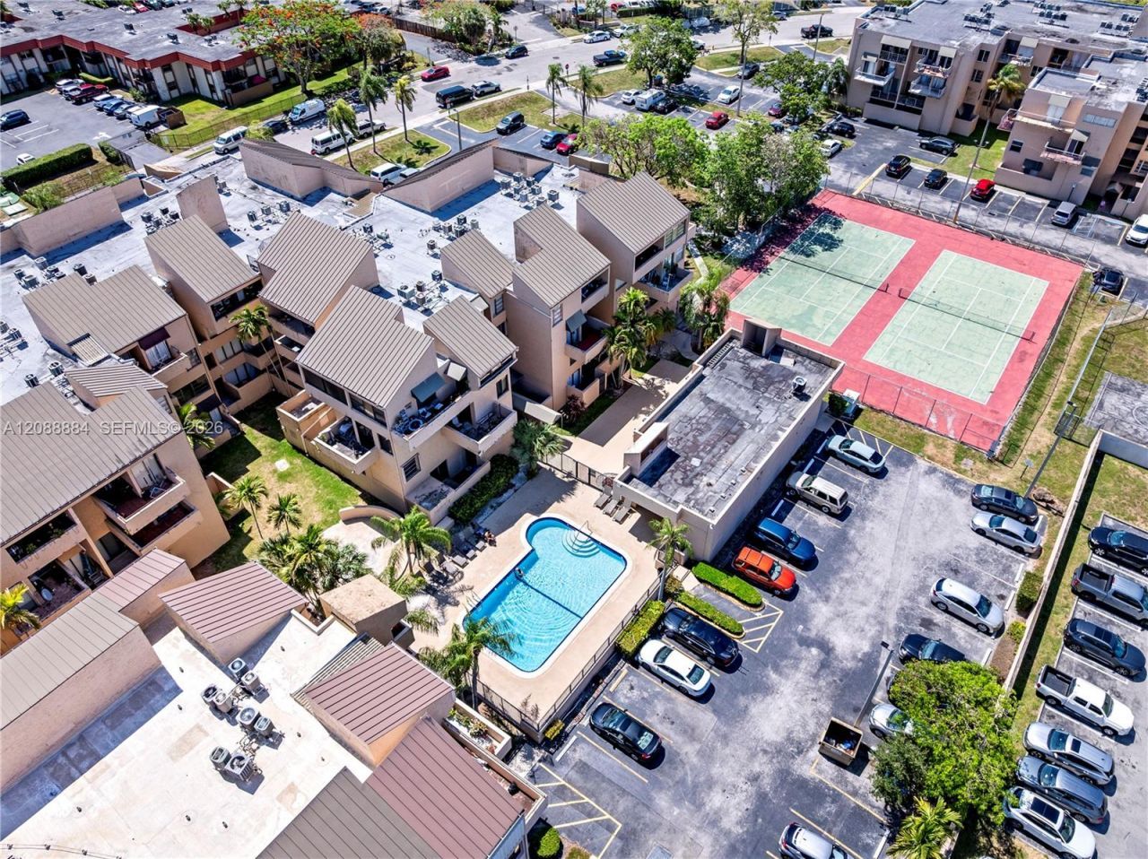 10500 SW 108th Ave, Unit B211, Miami, FL 33176 Photo