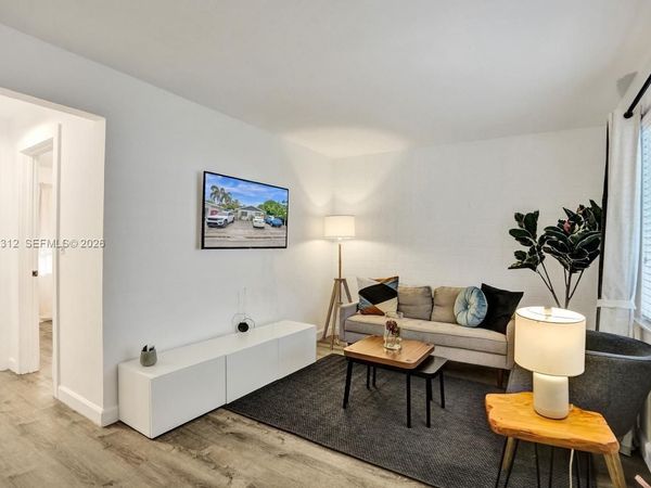 1239 NE 15th Ave, Unit 1-4, Fort Lauderdale, FL 33304