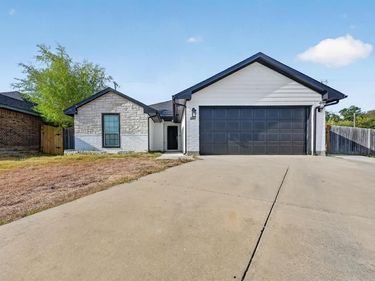 2365 Old Leonard Street, Fort Worth, TX 76119