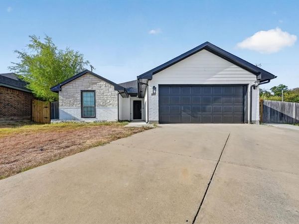 2365 Old Leonard Street, Fort Worth, TX 76119