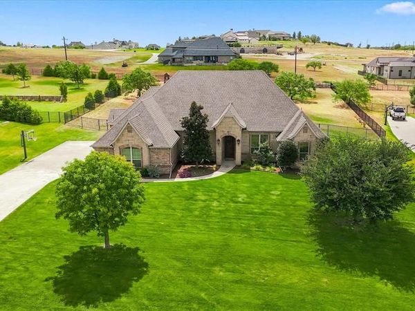 196 Bearclaw Circle, Aledo, TX 76008