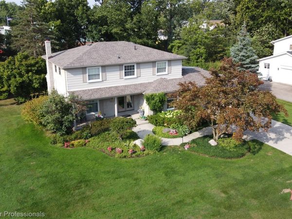 31925 Olde Franklin Drive, Farmington Hills, Mi 48334
