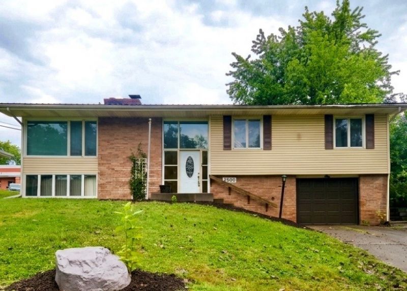 2900 Westwood Drive Nw, Cedar Rapids, IA 52405 Main Photo