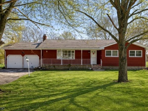 74 Maple Ln, Hardwick, NJ 07825