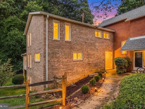 1962 DUNDEE ROAD, ROCKVILLE, MD 20850