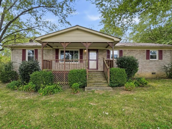 276 Circle Hill Dr, McMinnville, TN 37110