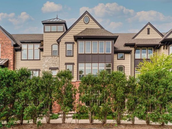 617 Parkside Court, Libertyville, IL 60048