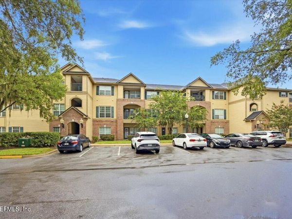 7800 POINT MEADOWS Drive, Unit 231, Jacksonville, FL 32256